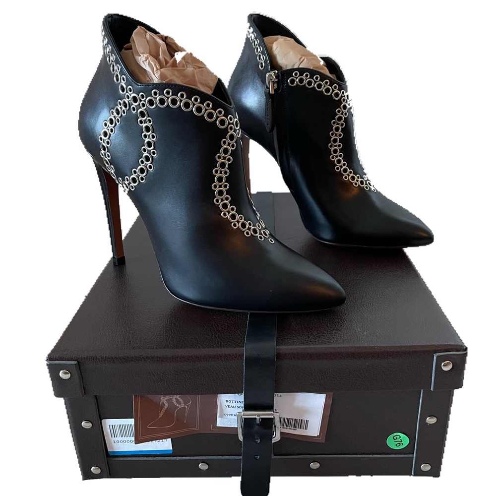 Alaïa / Alaia AUTHENTIC Black Eyelet Booties Size 7 BRAND NEW